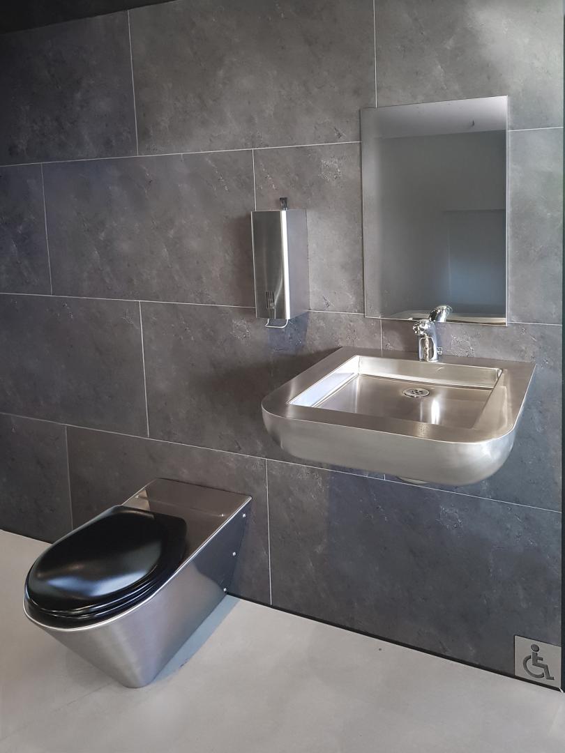 Hangend toilet voor mindervaliden TYTON 2